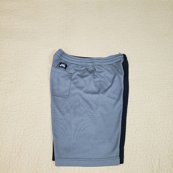 Nike SB shorts size M - Picture 3 of 6